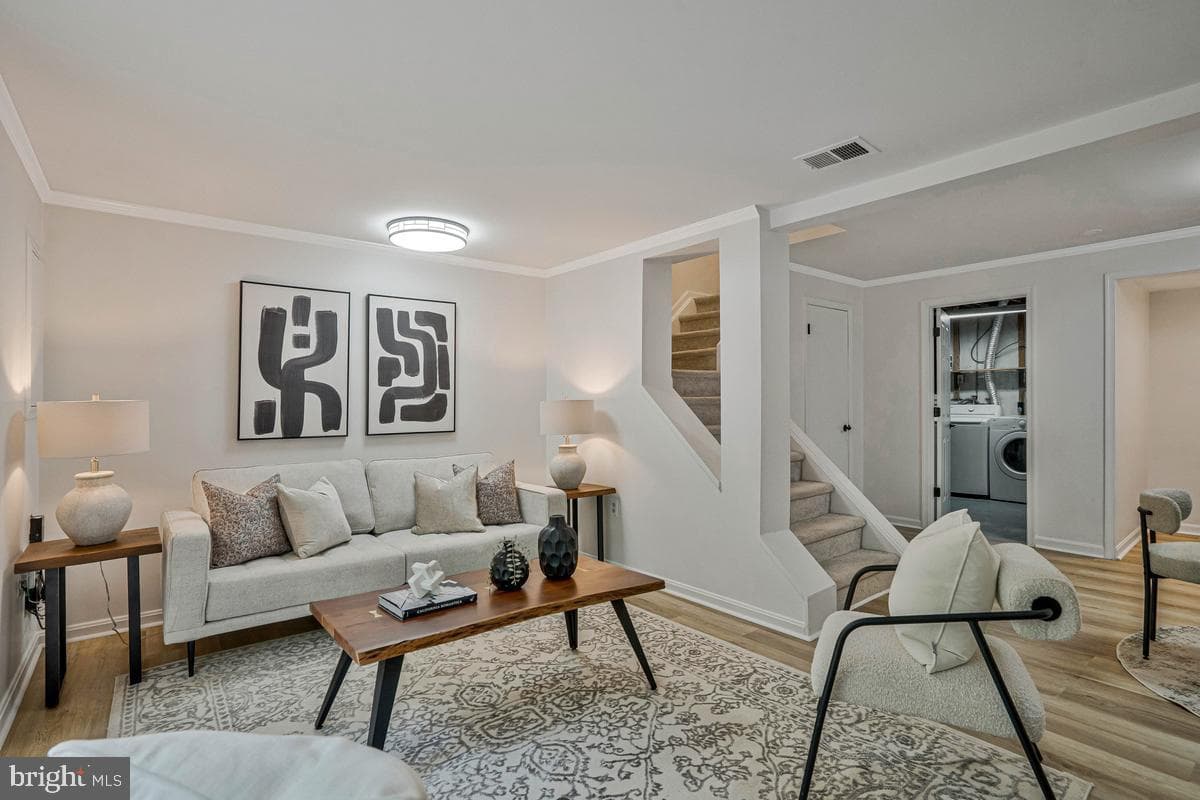 7821 Groveland Square photo 29