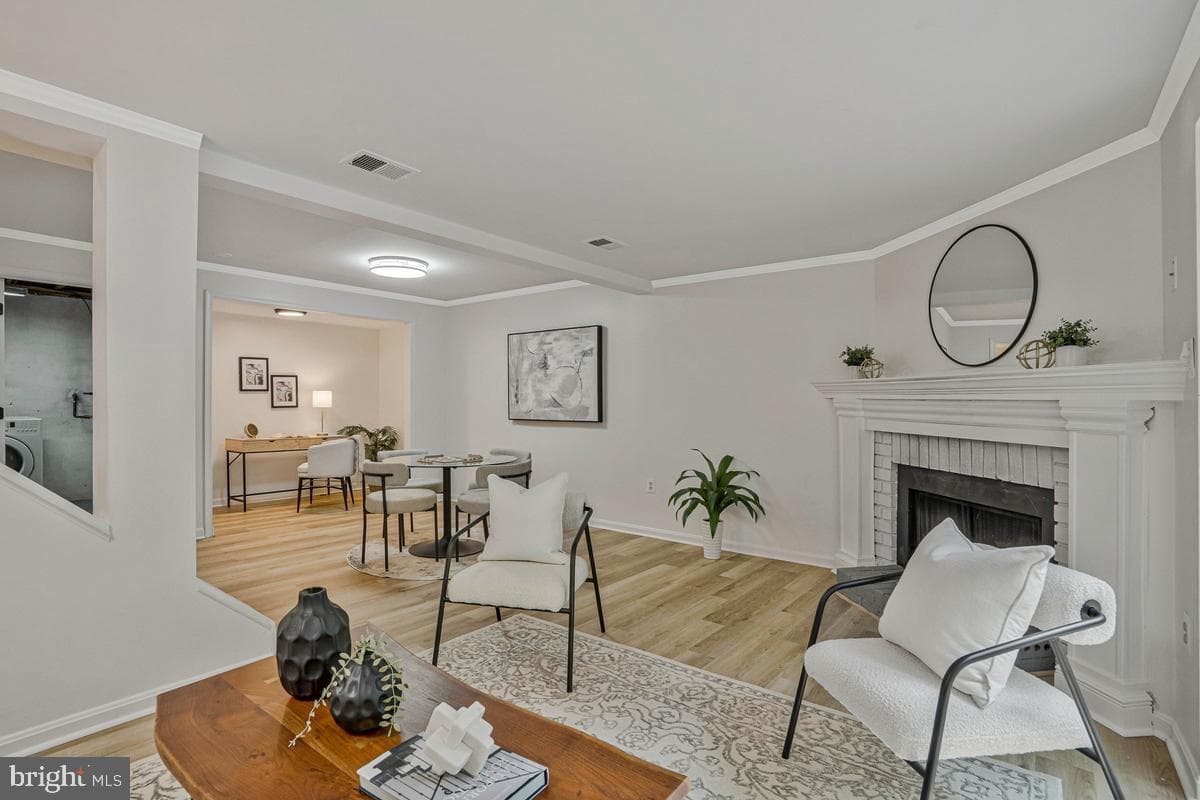 7821 Groveland Square photo 30