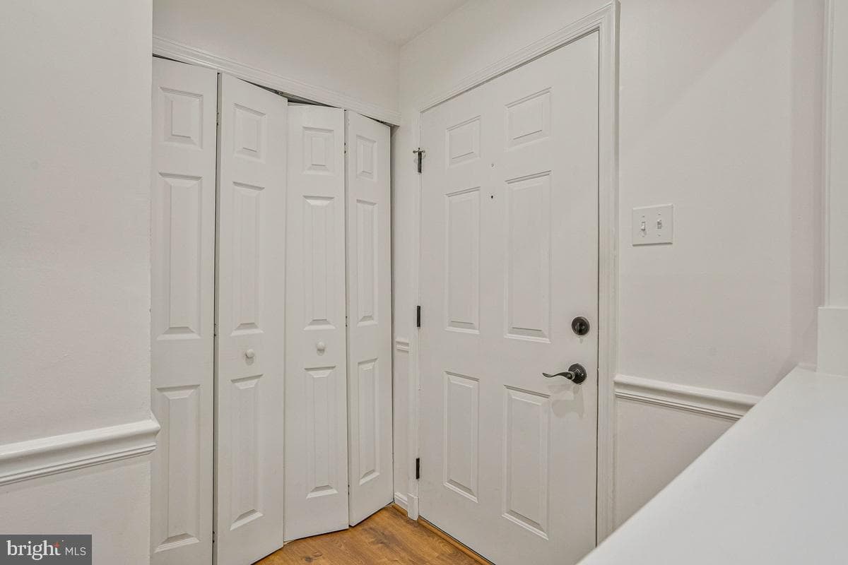 7821 Groveland Square photo 4