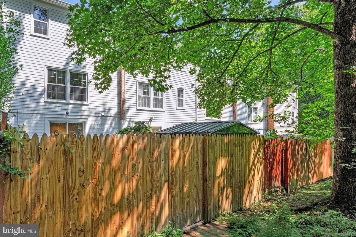 7821 Groveland Square photo 42