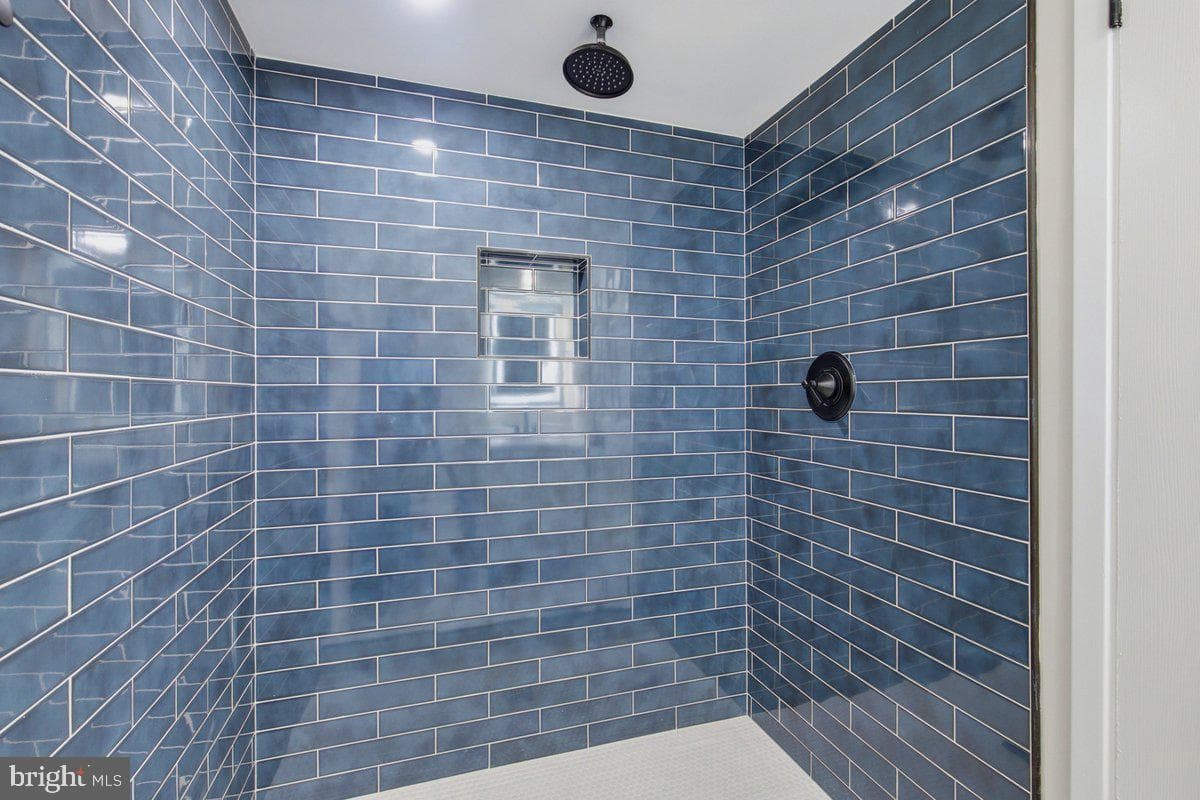 402 Pickett Lane photo 8
