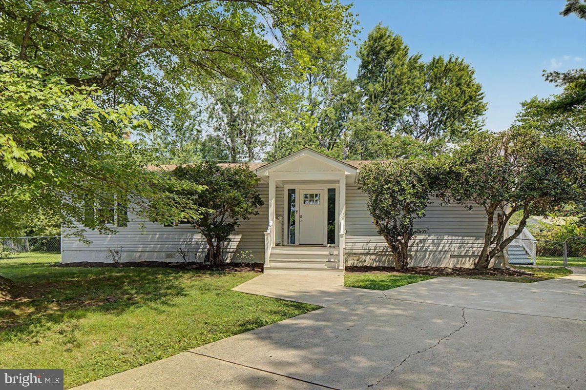 4612 Steadman Place photo 1
