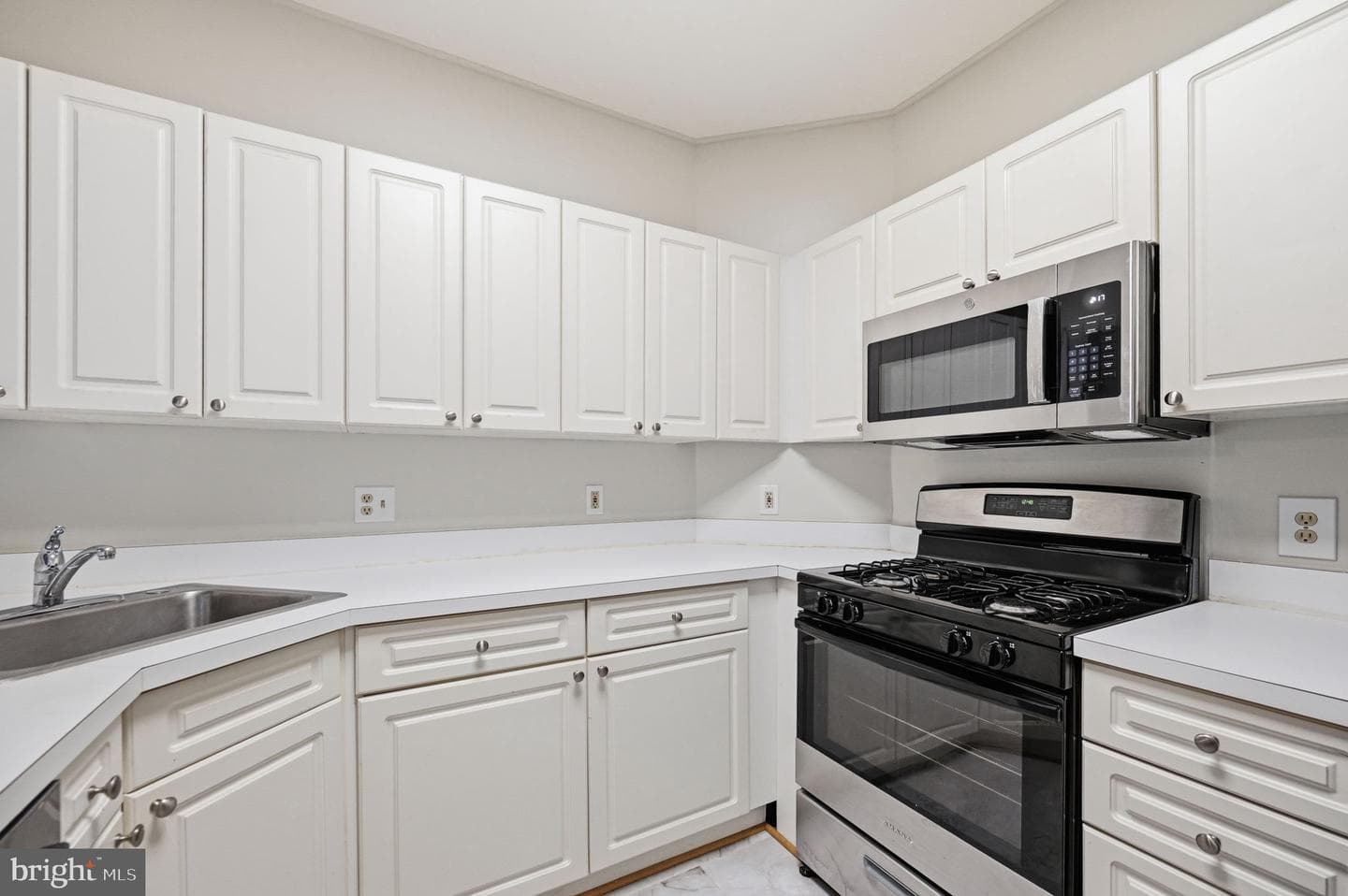 2108 Highcourt Lane #303 photo 8
