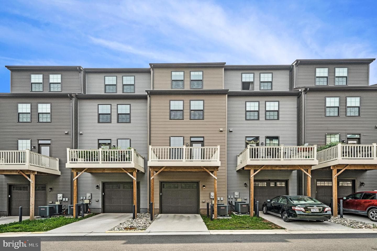 2736 Velocity Road photo 4