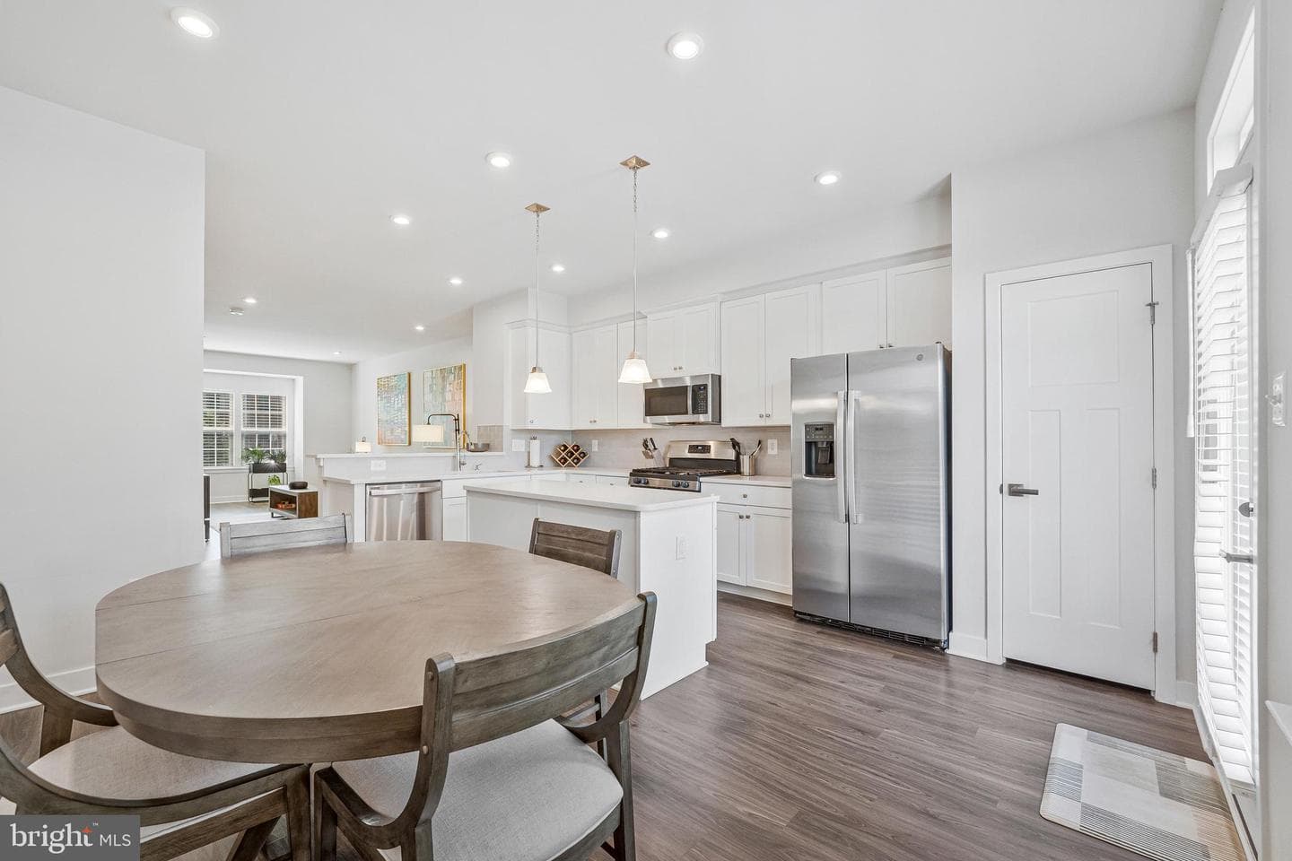 2736 Velocity Road photo 9