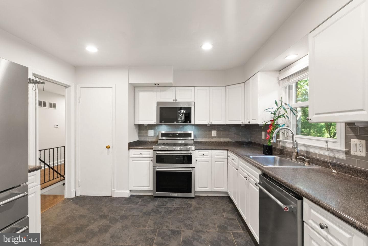 5008 Larno Drive photo 18
