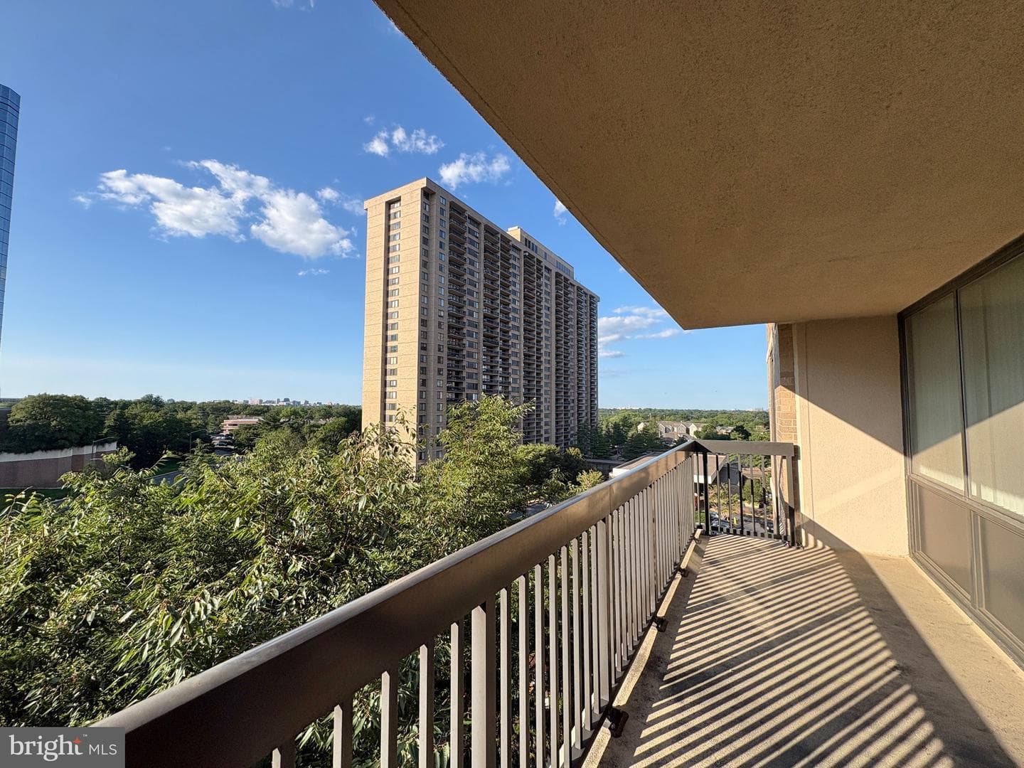 3709 S George Mason Drive #605e photo 1