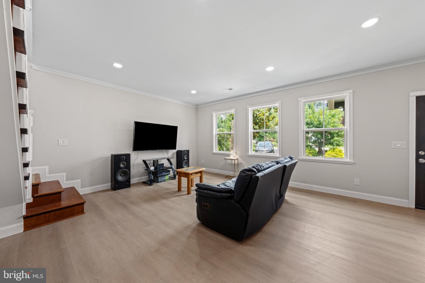 6467 Third Street photo 6