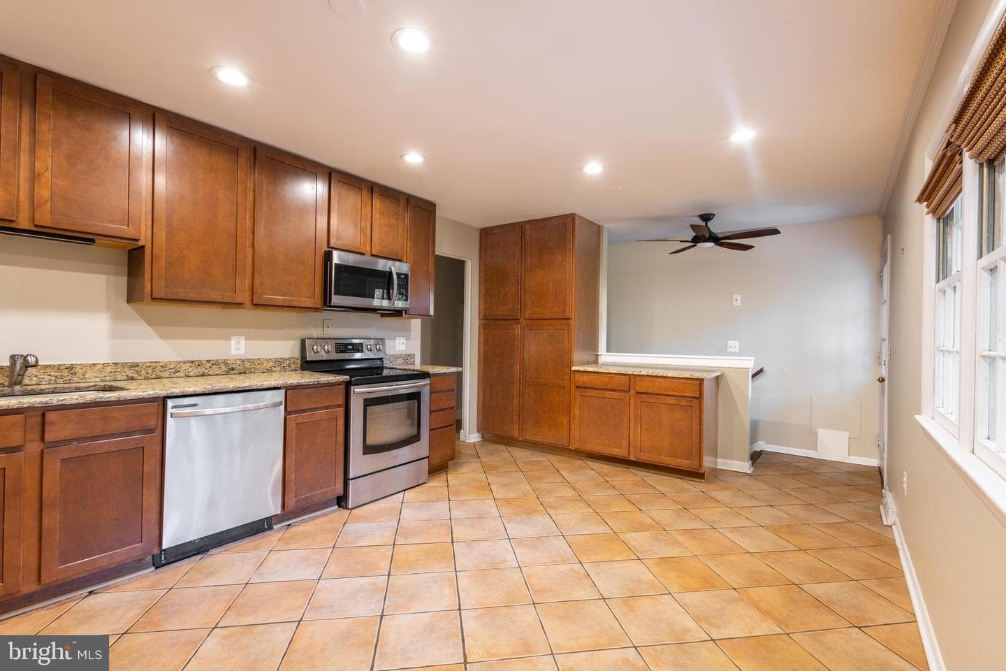 9908 Minburn Street photo 5