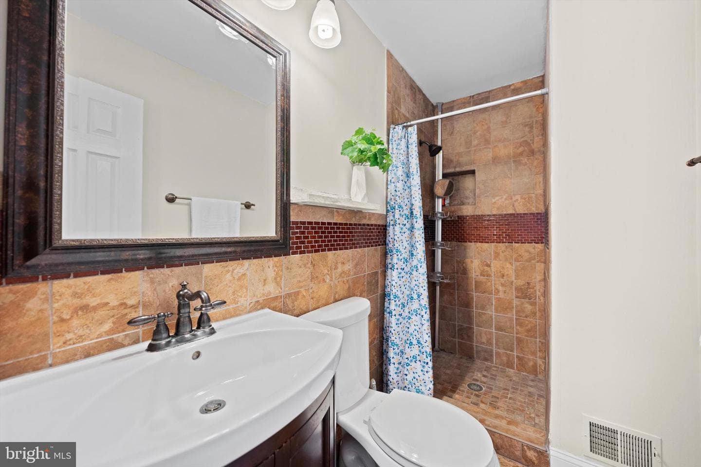 4469 Holly Avenue photo 20