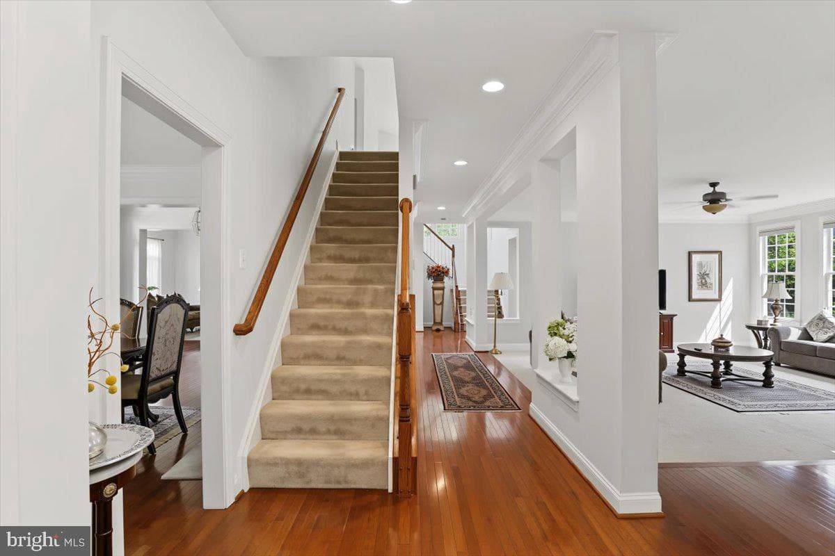 8906 Laurel Overlook Drive photo 20
