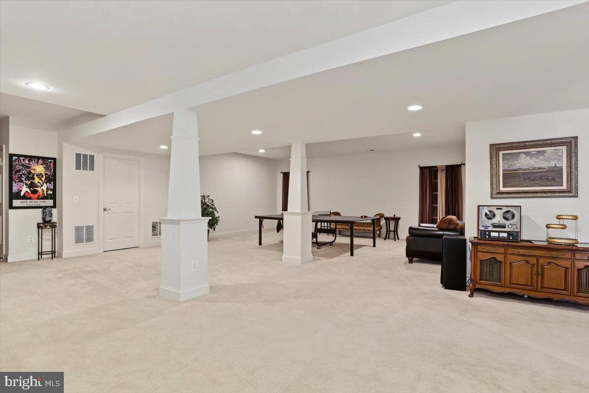 8906 Laurel Overlook Drive photo 41
