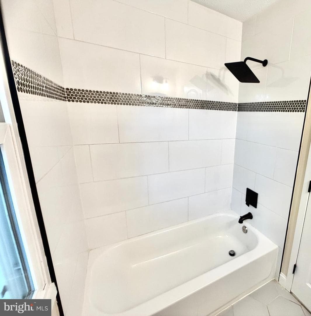 6106 N Kings Highway photo 17