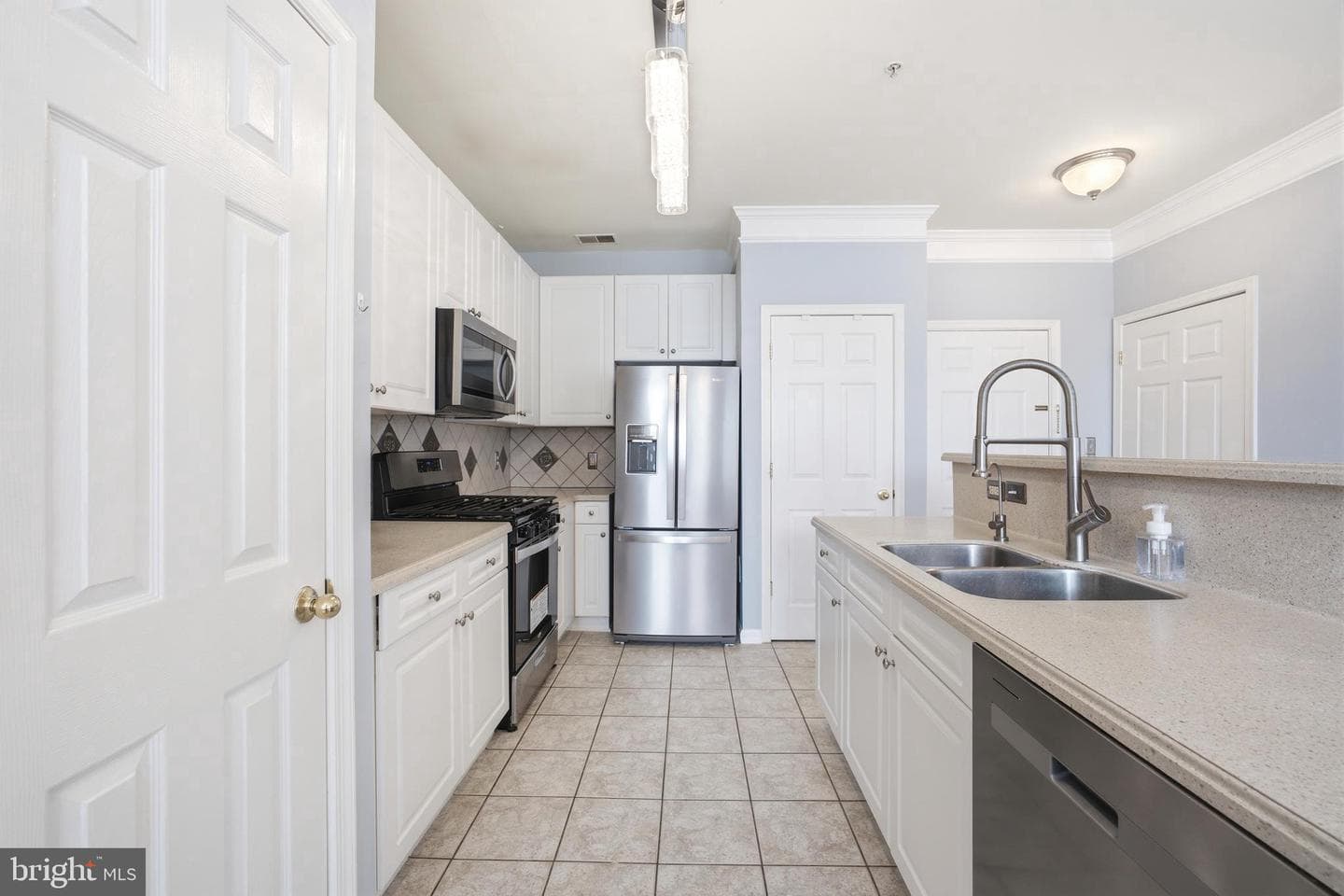 2665 Manhattan Place #310 photo 6