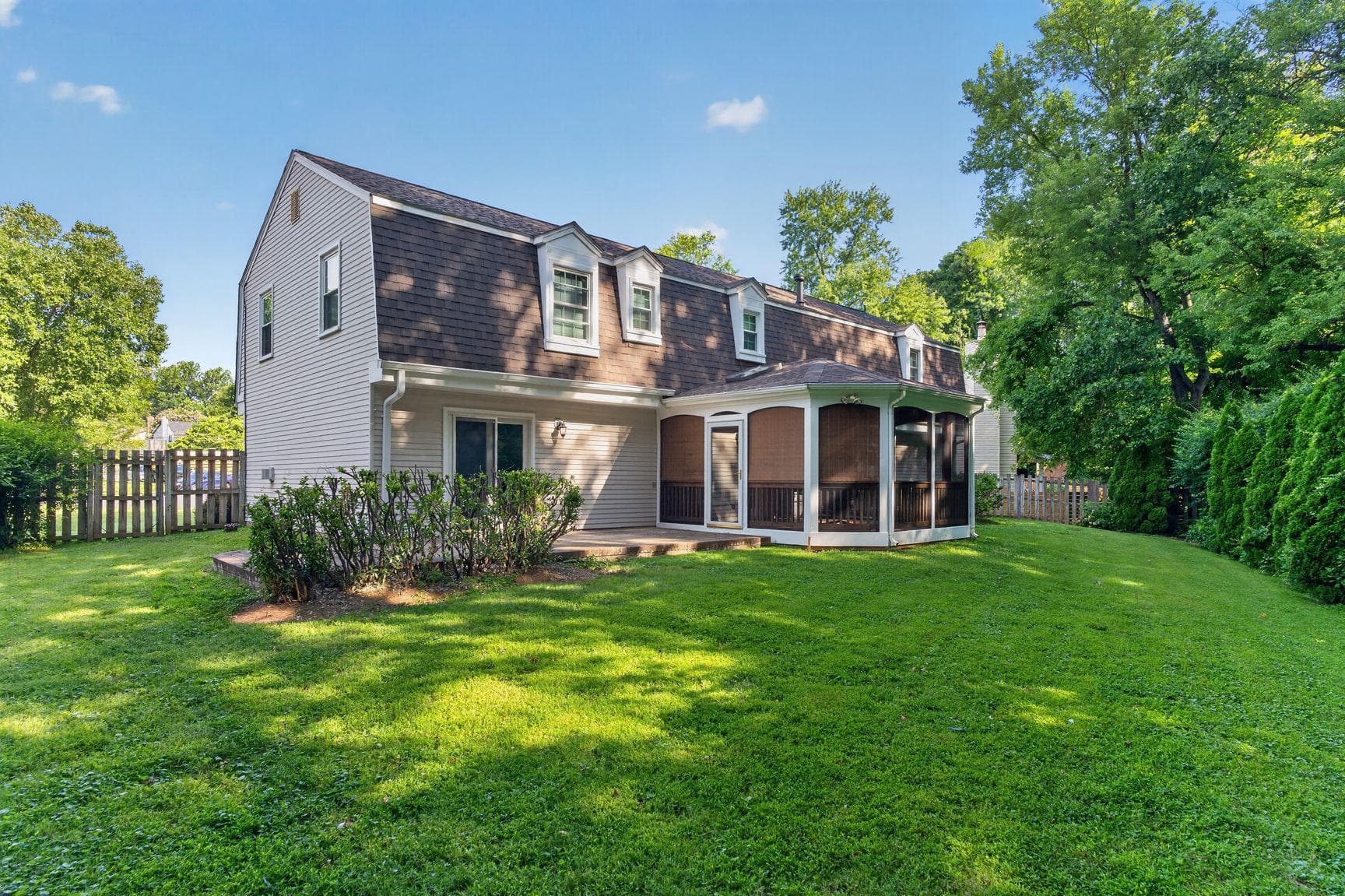8000 Woodcroft Court photo 26
