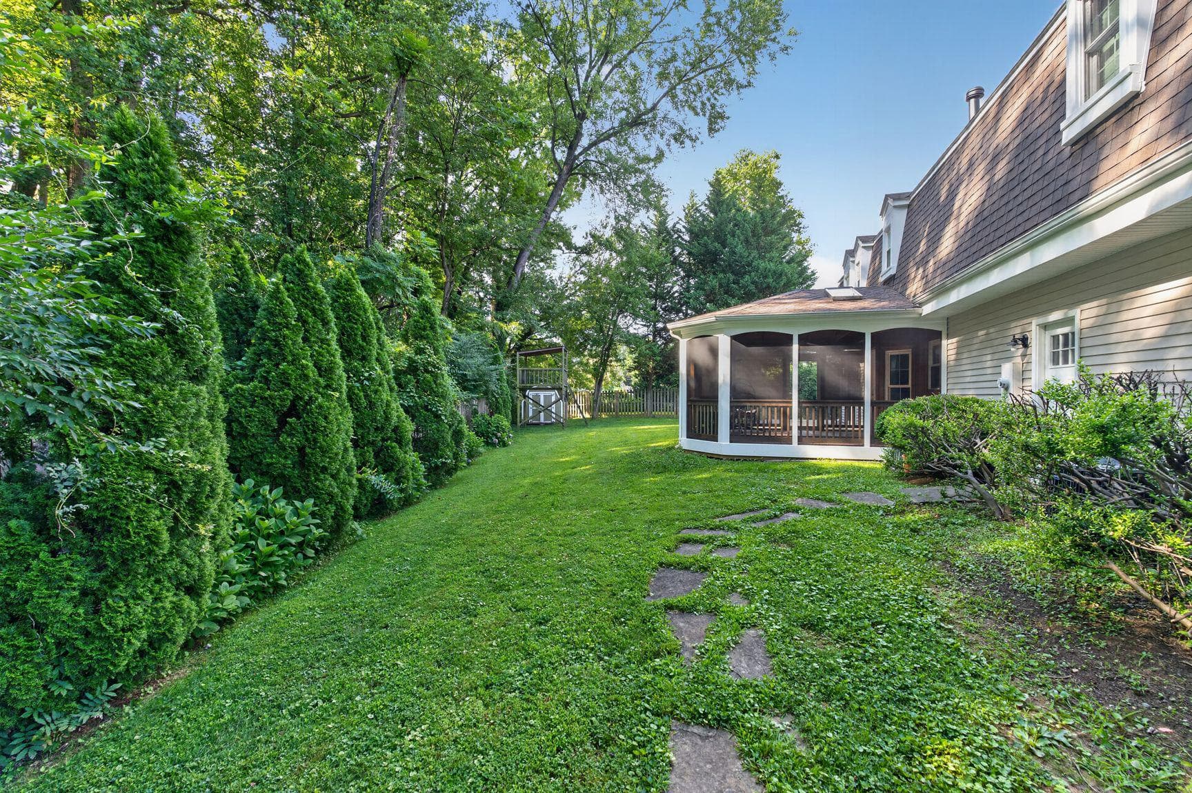 8000 Woodcroft Court photo 28