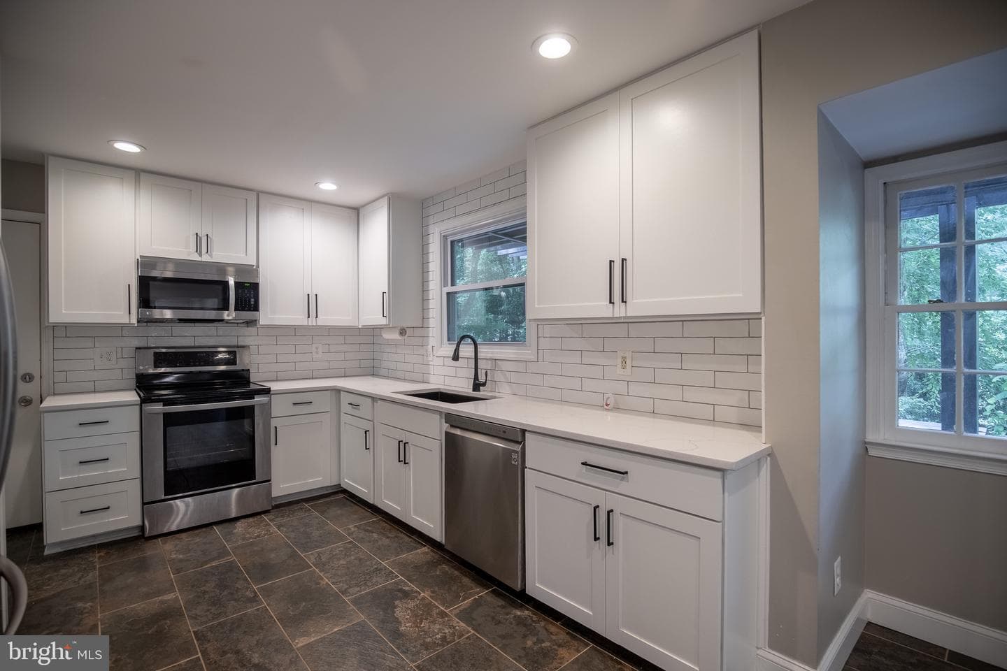 4836 Gainsborough Drive photo 11