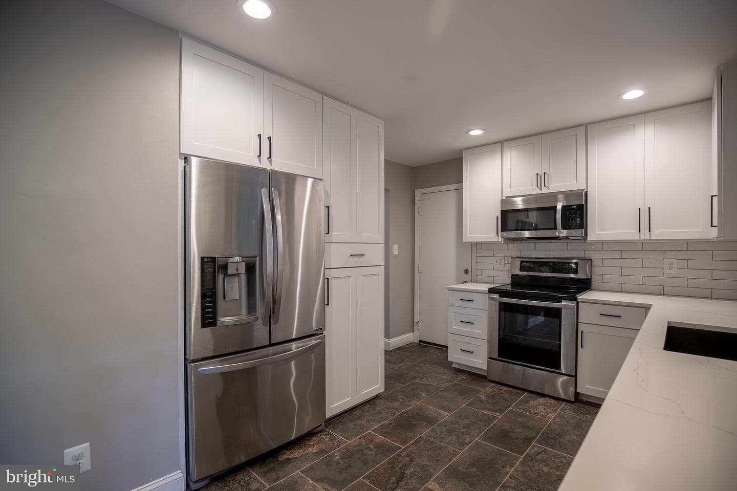 4836 Gainsborough Drive photo 12
