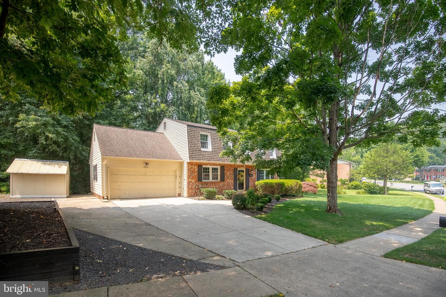 4836 Gainsborough Drive photo 2