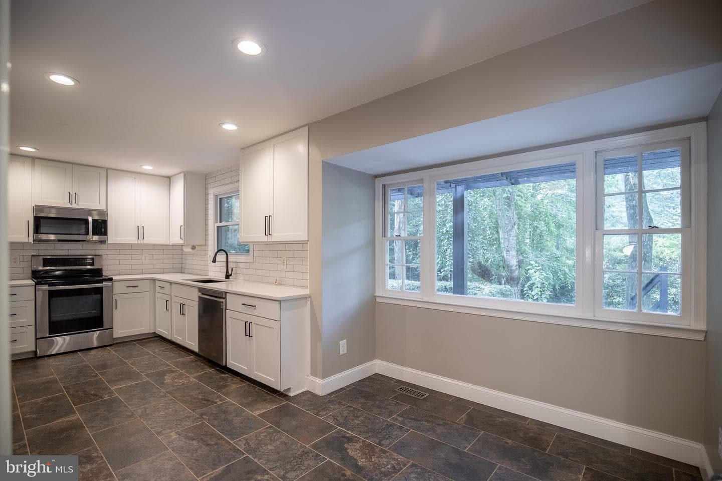 4836 Gainsborough Drive photo 8