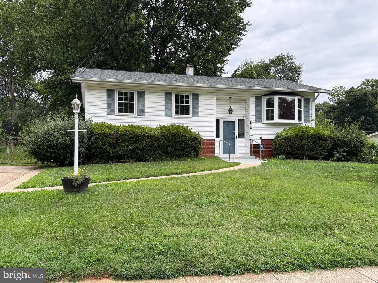 7812 Royston Street photo 1
