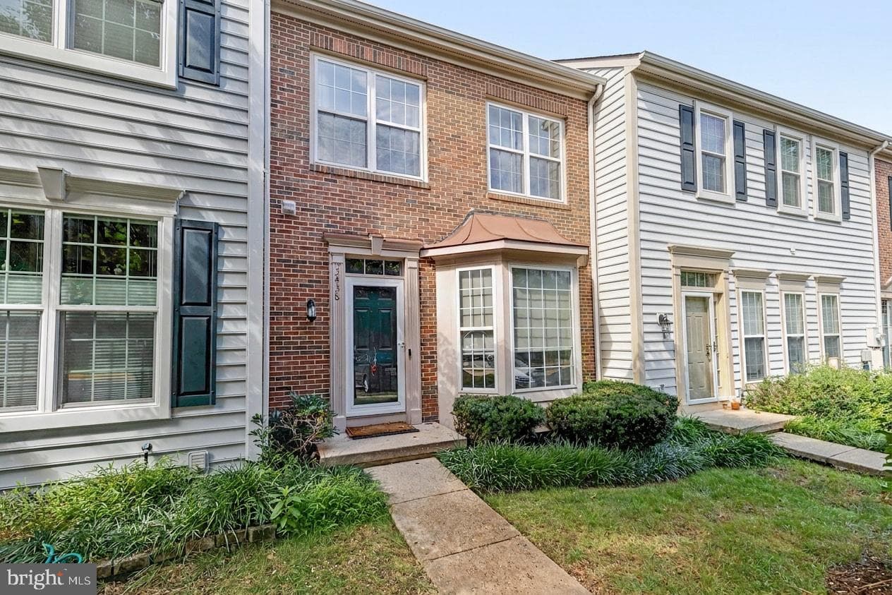 5438 Summer Leaf Lane photo 1