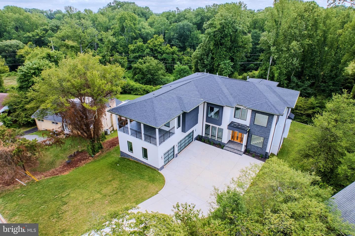 1434 Waggaman Circle photo 1