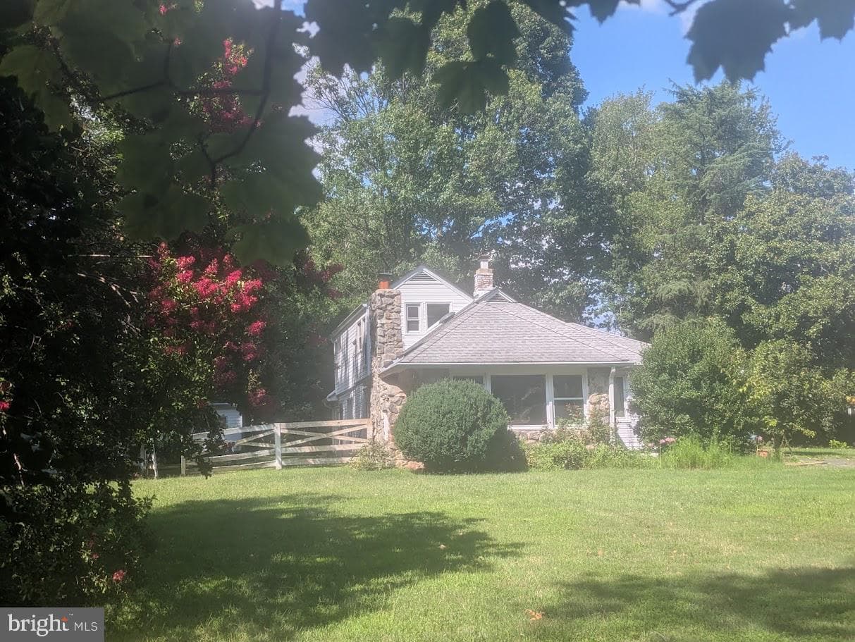 8971 Fort Hunt Road photo 1