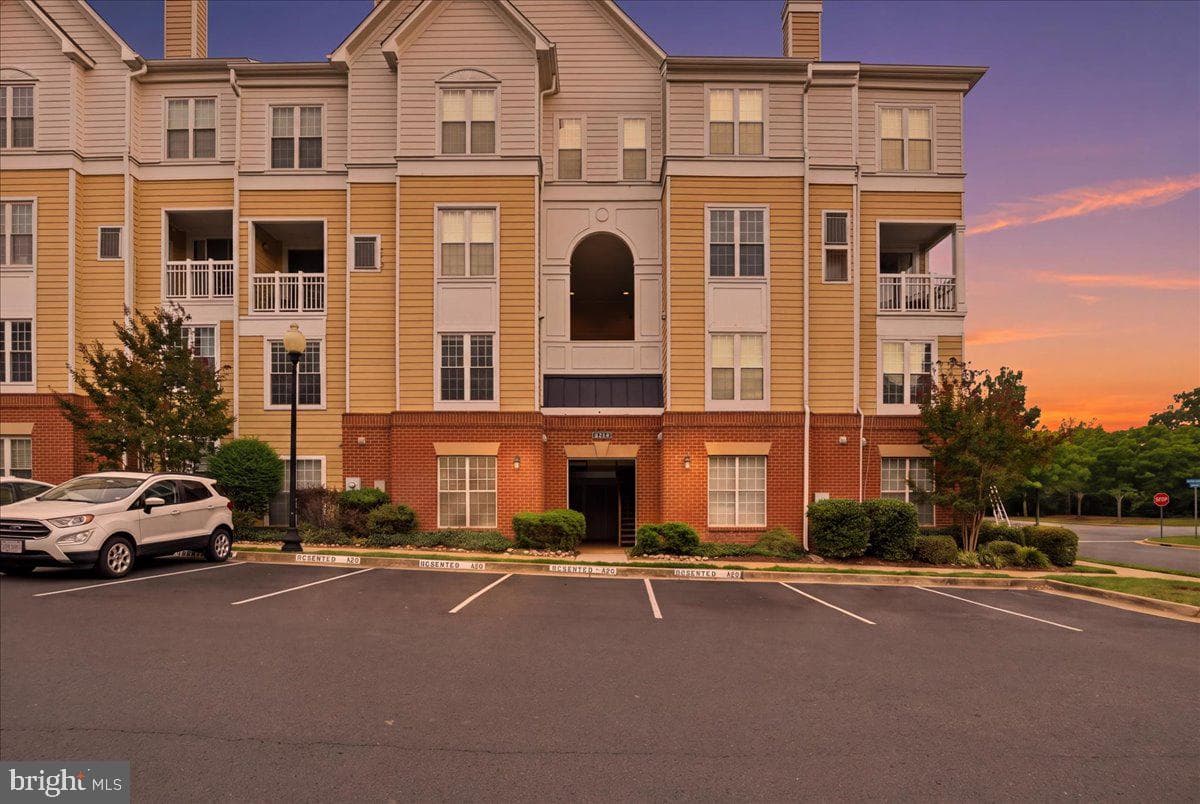 2111 Highcourt Lane #201, Herndon