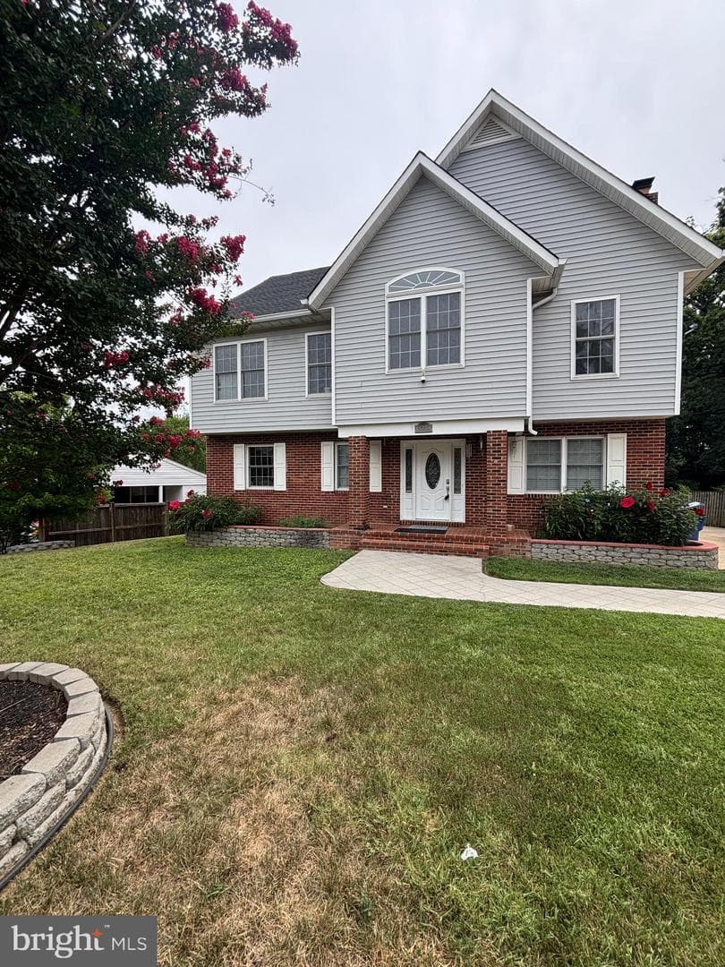 6219 Crestwood Drive photo 1