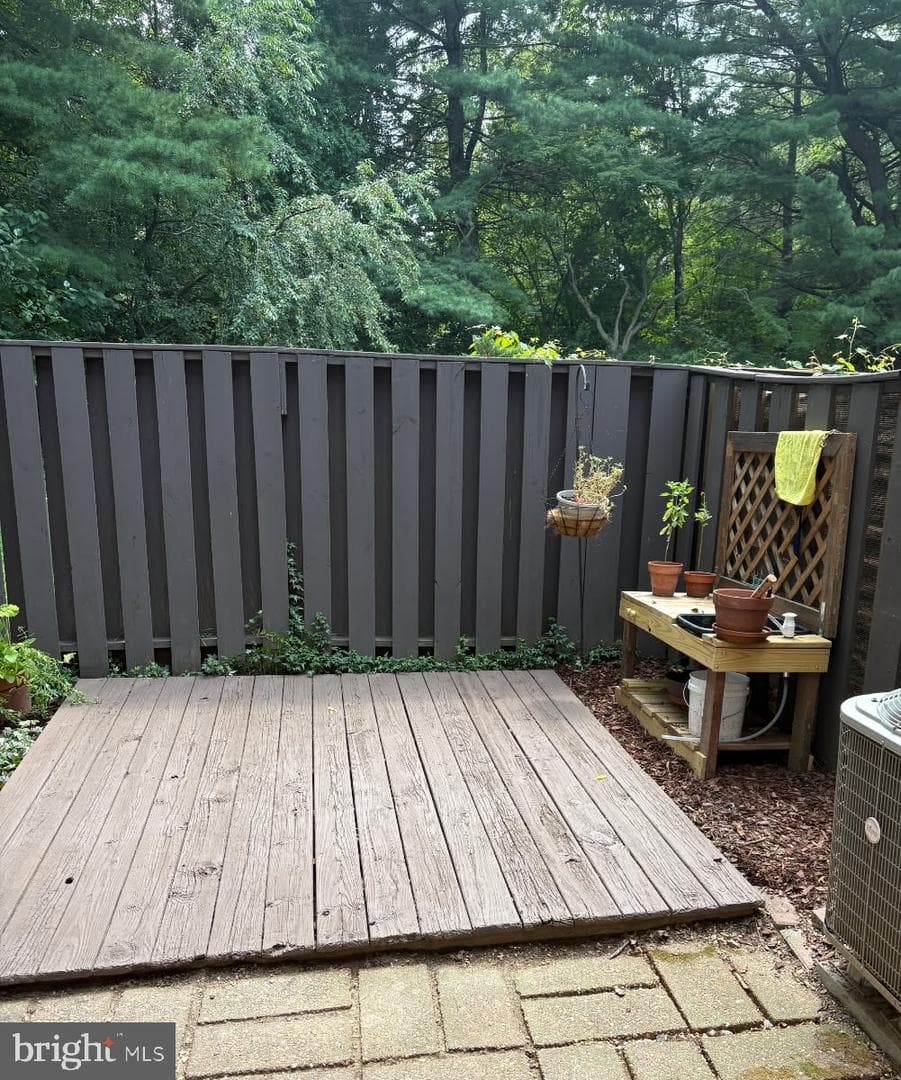 1386 Northgate Square photo 1