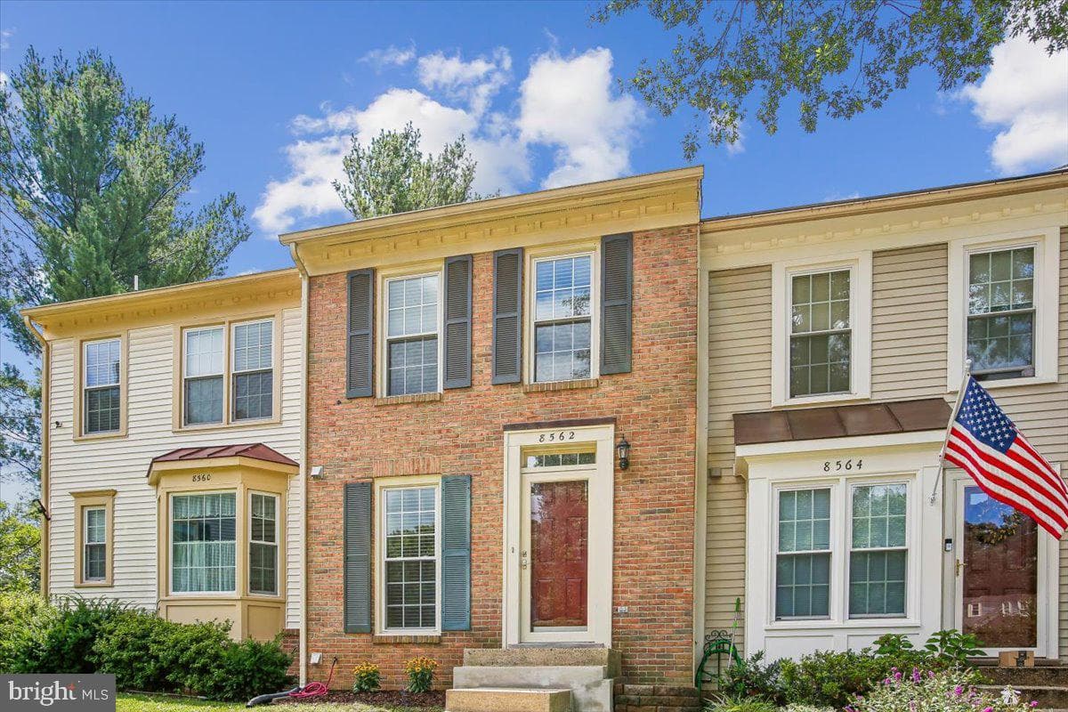 8562 Springfield Oaks Drive photo 1