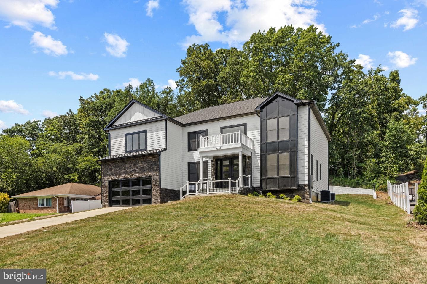 7225 Barry Road photo 1