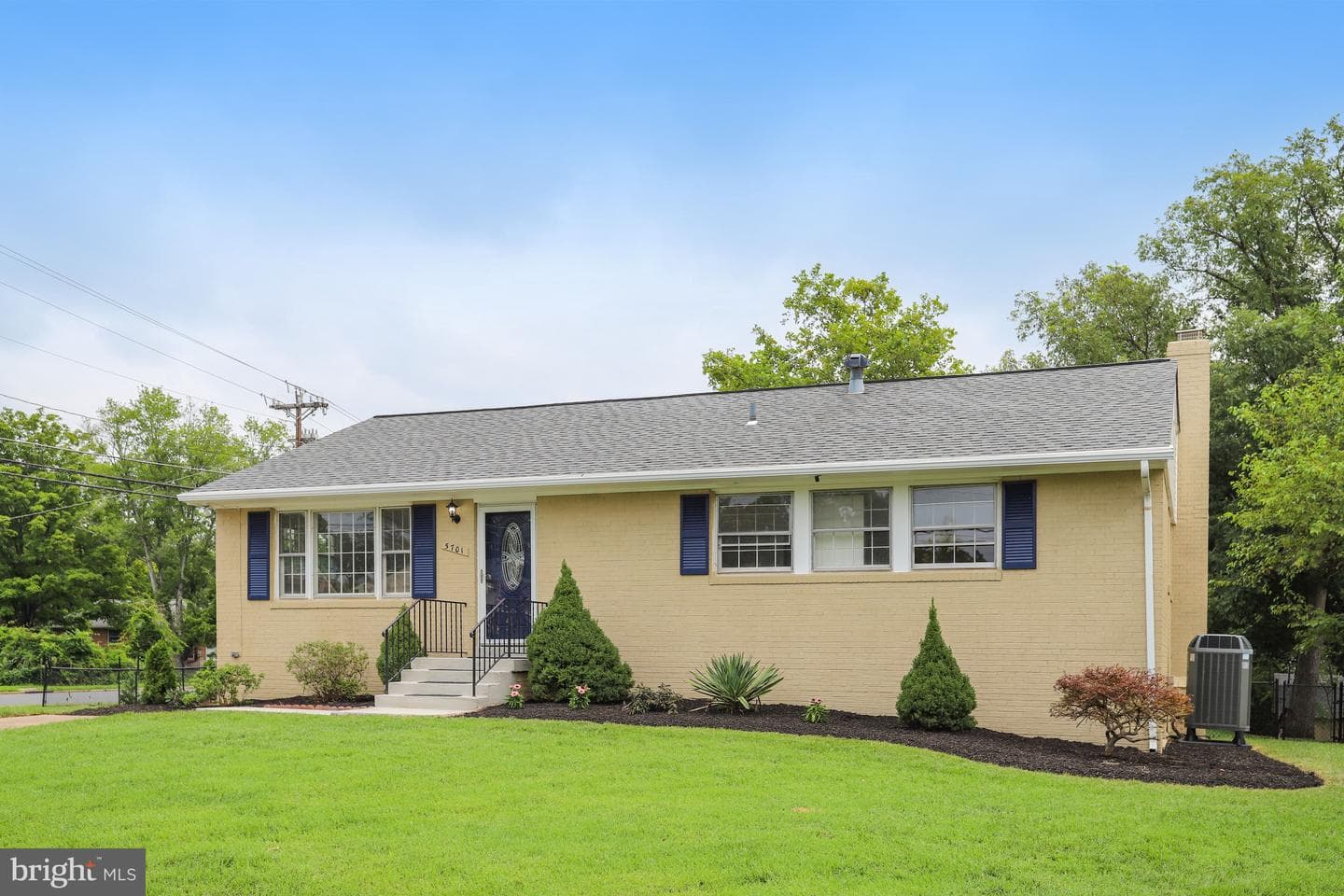 5701 Ottawa Road photo 1