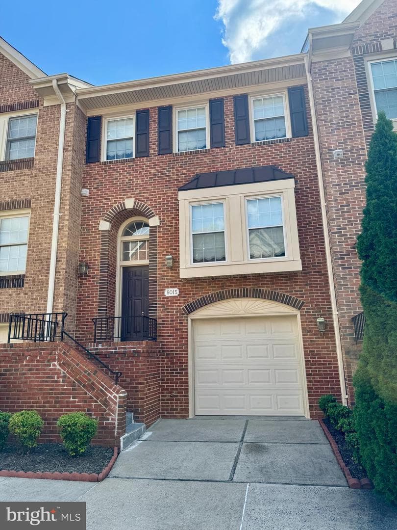 8015 Merry Oaks Court photo 1
