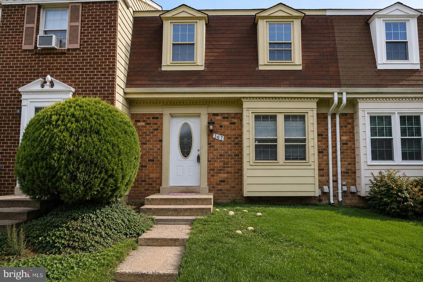 367 Linden Court photo 1