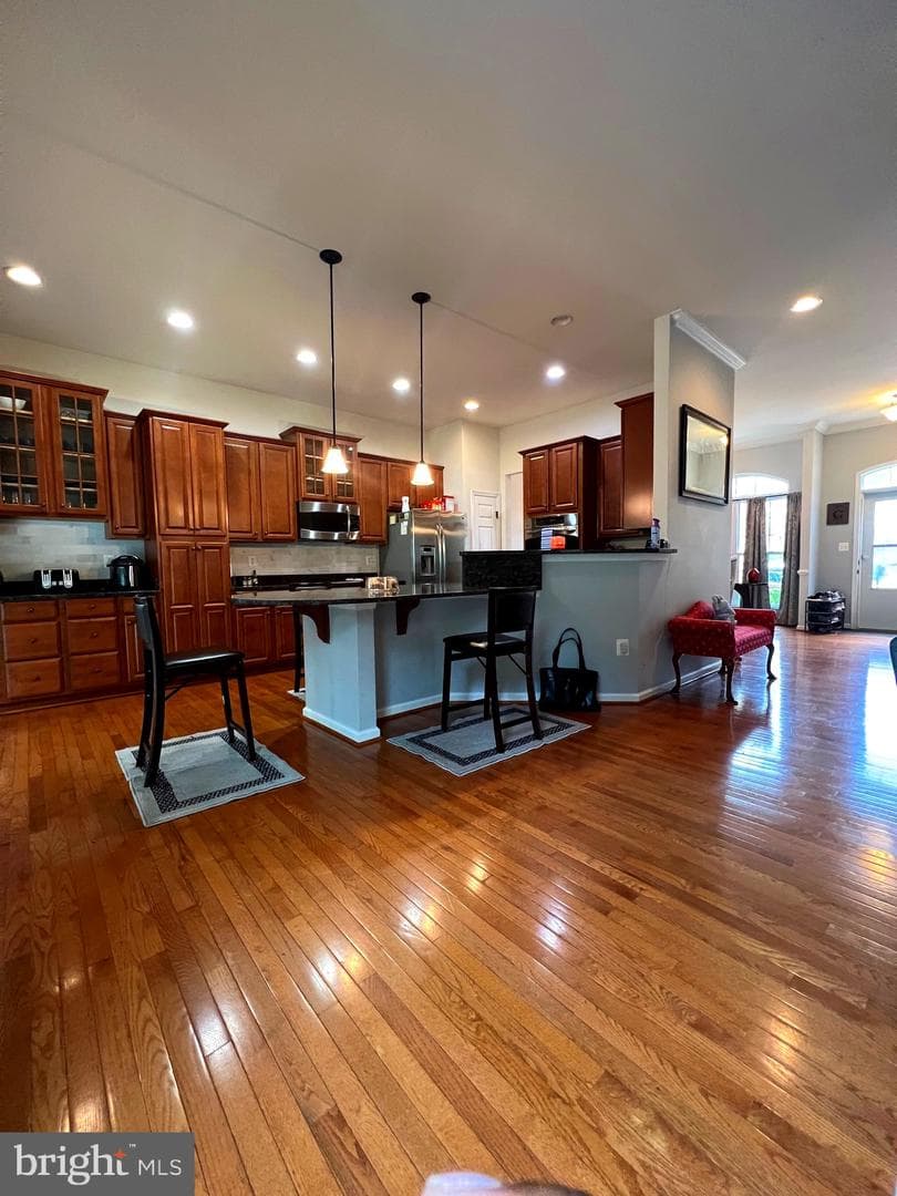 425 Larchmont Circle photo 24