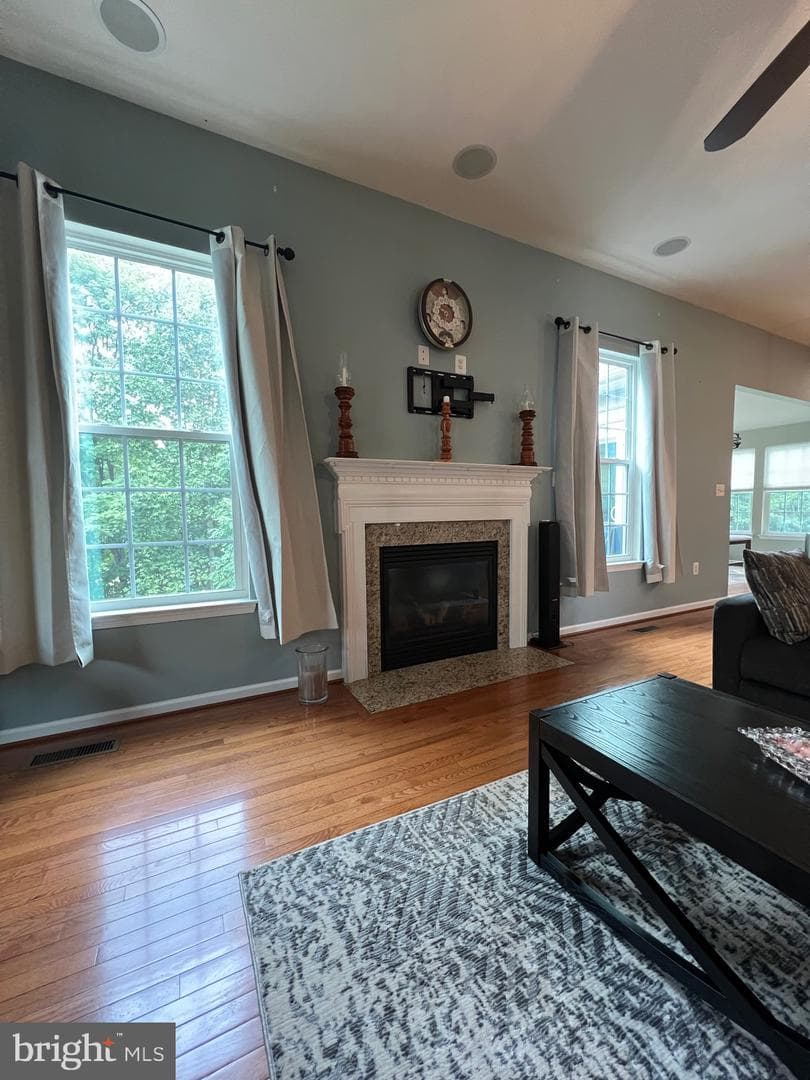 425 Larchmont Circle photo 27