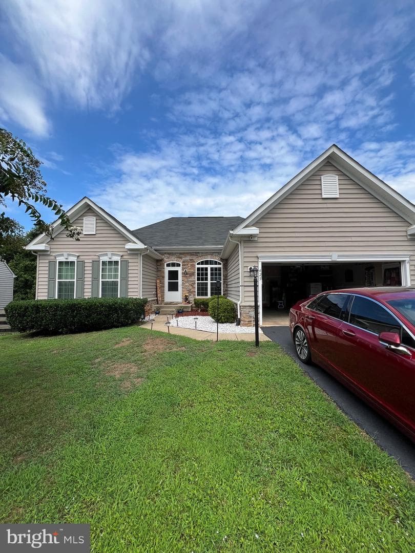 425 Larchmont Circle photo 4