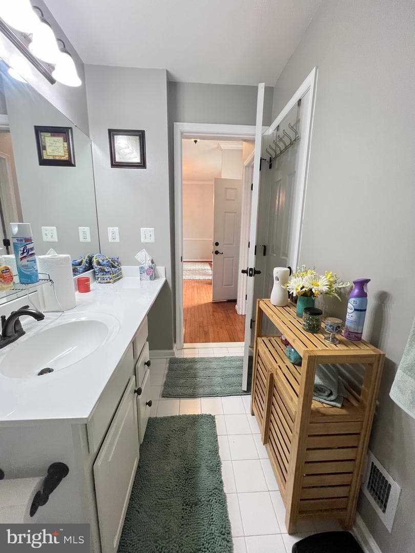 425 Larchmont Circle photo 55