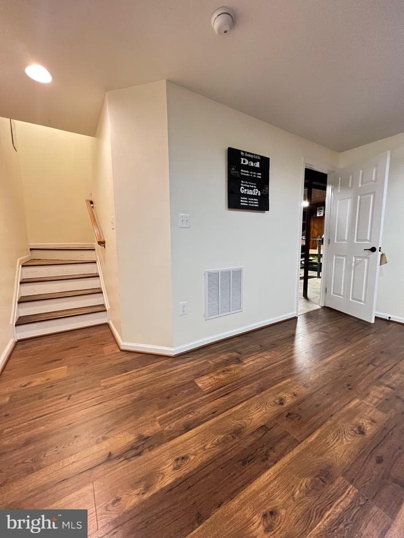 425 Larchmont Circle photo 57