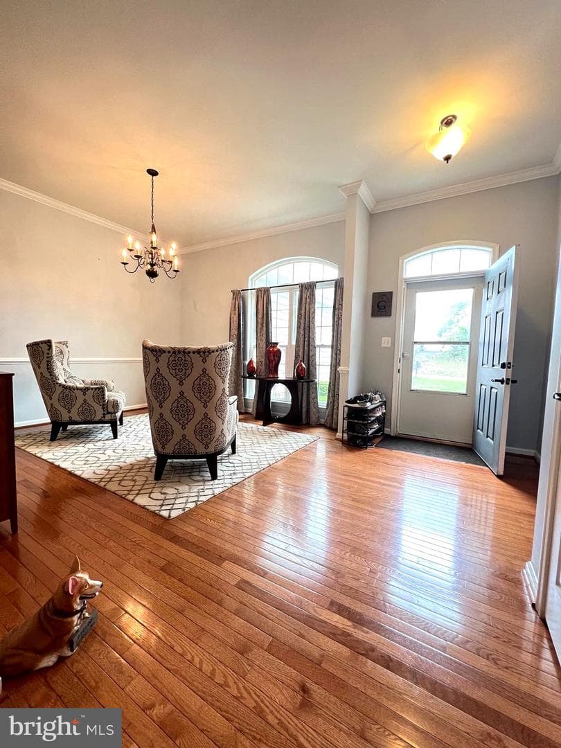 425 Larchmont Circle photo 6