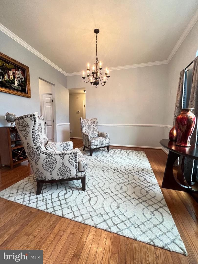 425 Larchmont Circle photo 7