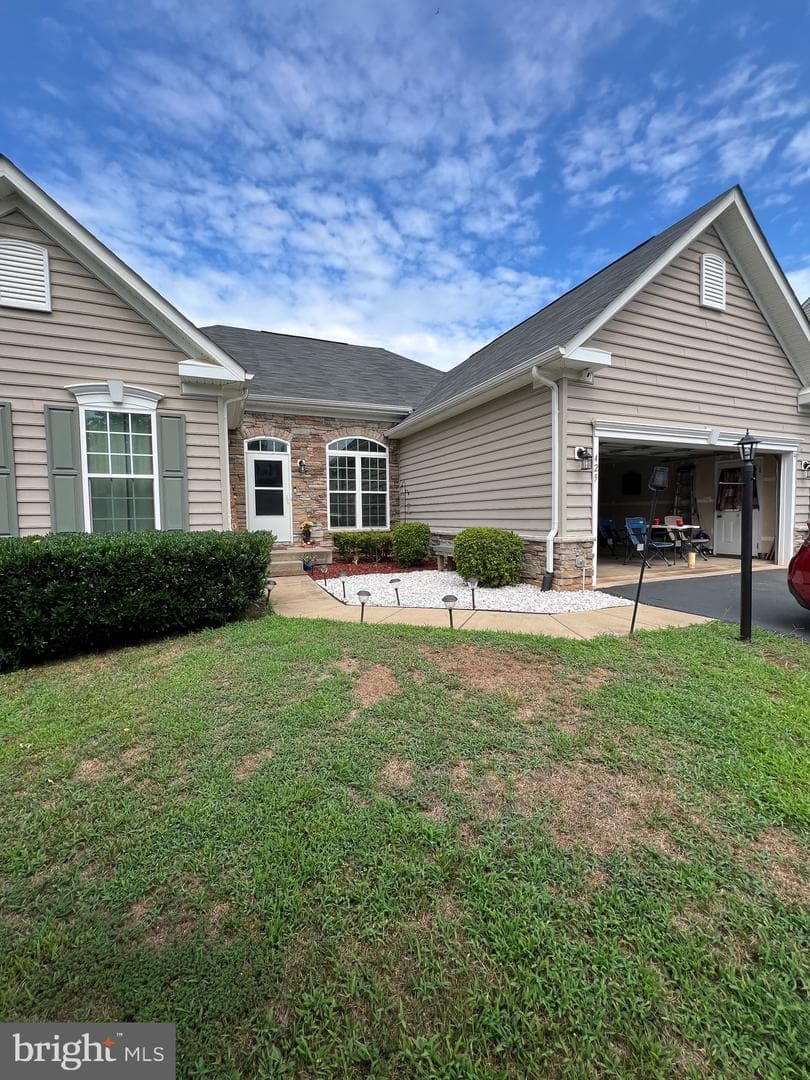 425 Larchmont Circle photo 81