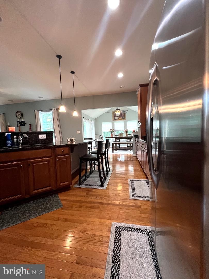 425 Larchmont Circle photo 9