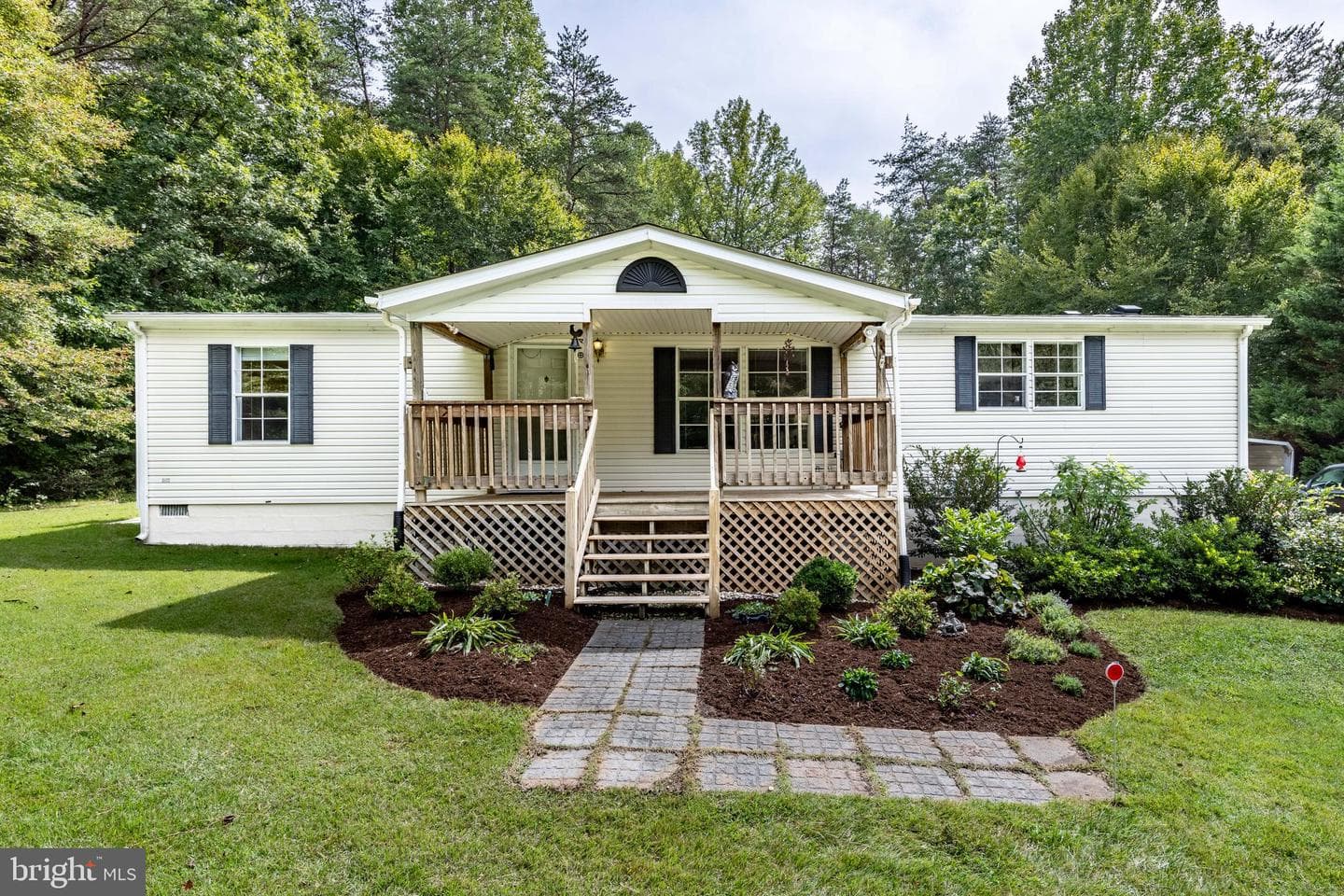 107 Greenwood Farms Court photo 2