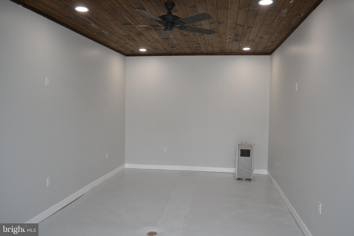 6919 Fredericksburg Road photo 46