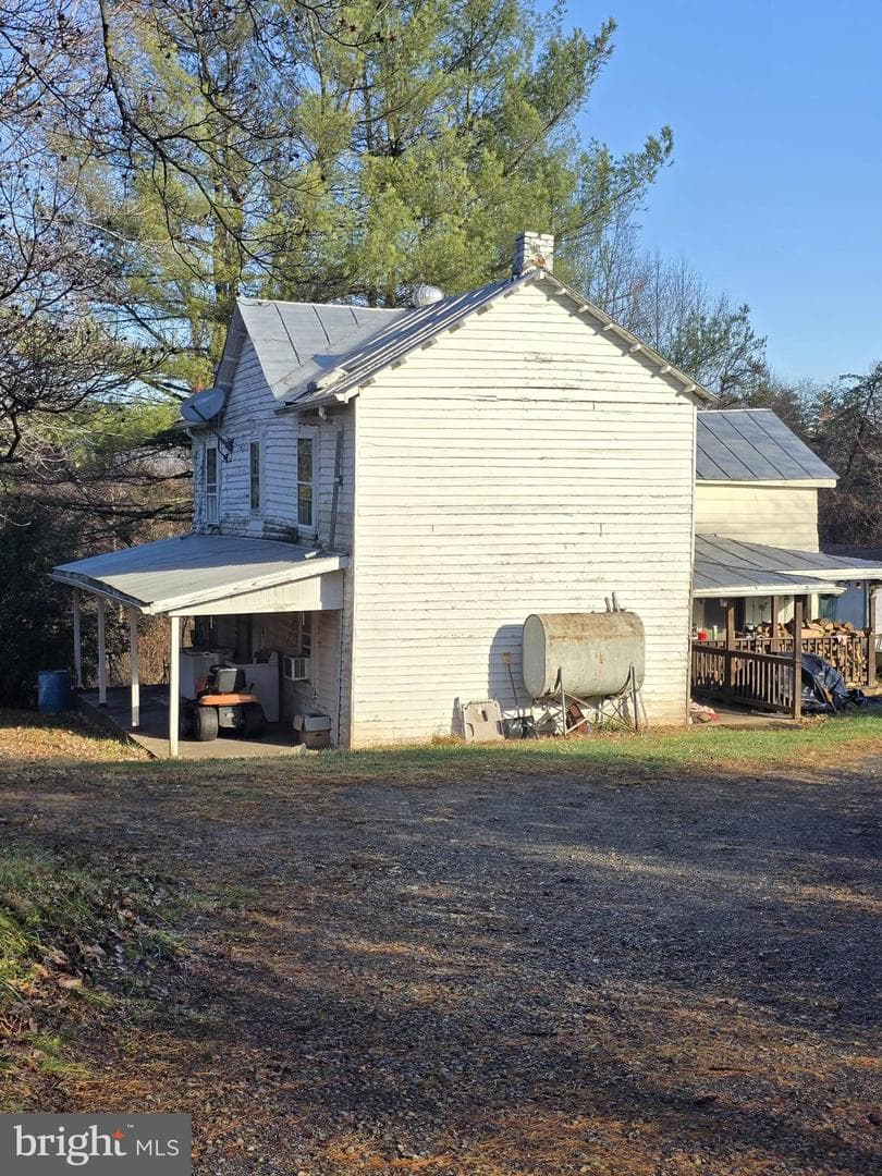 729 Celt Road photo 6