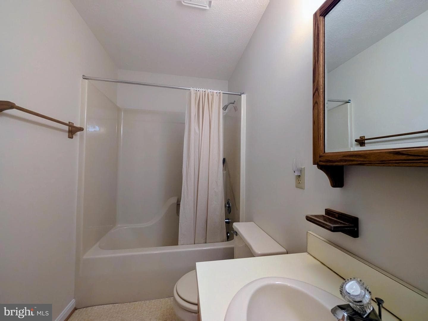271 Rambling Road photo 17