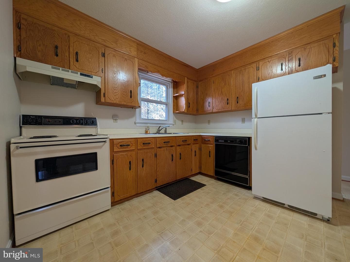 271 Rambling Road photo 7